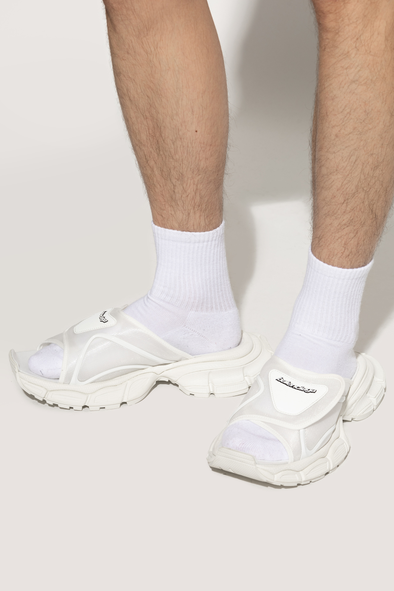 BALENCIAGA｜SLIPPERS (825468 WXLMC 9050) Balenciaga x Crocs Jibbitz Slippers | Black | FARFETCH JO